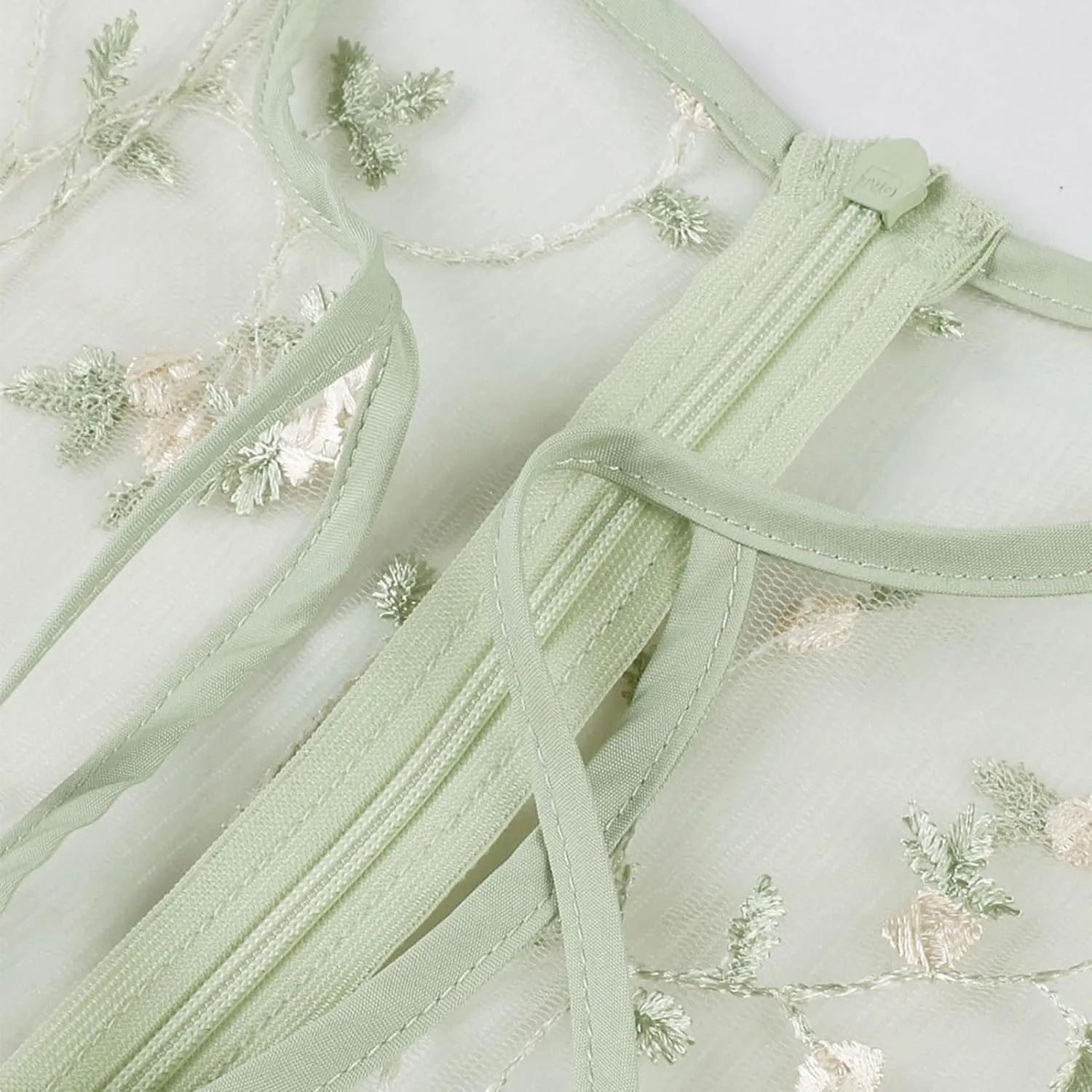 Sleeveless Floral Embroidery Dress for Women Flower Embroidery Tulle Prom Dress Mesh Illusion Keyhole Wedding Party Tea Dress