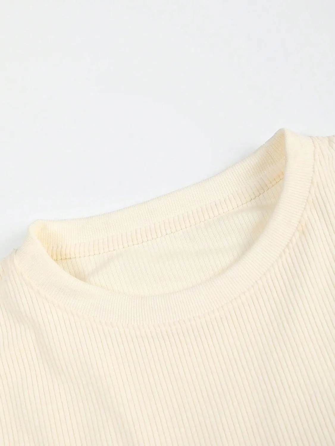 Verdusa Men's Casual Oversized Shrit Drop Shoulder Round Neck Cropped Tops Half Sleeve T Shirts